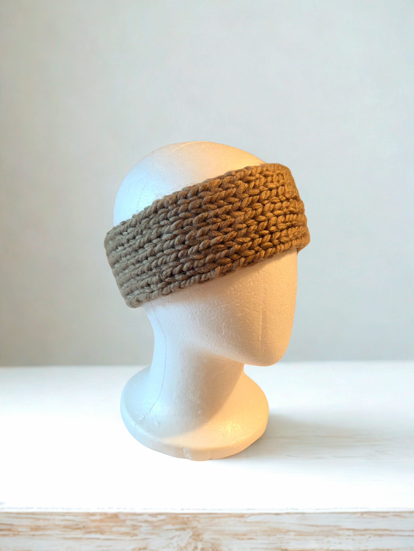 Knitted earwarmer