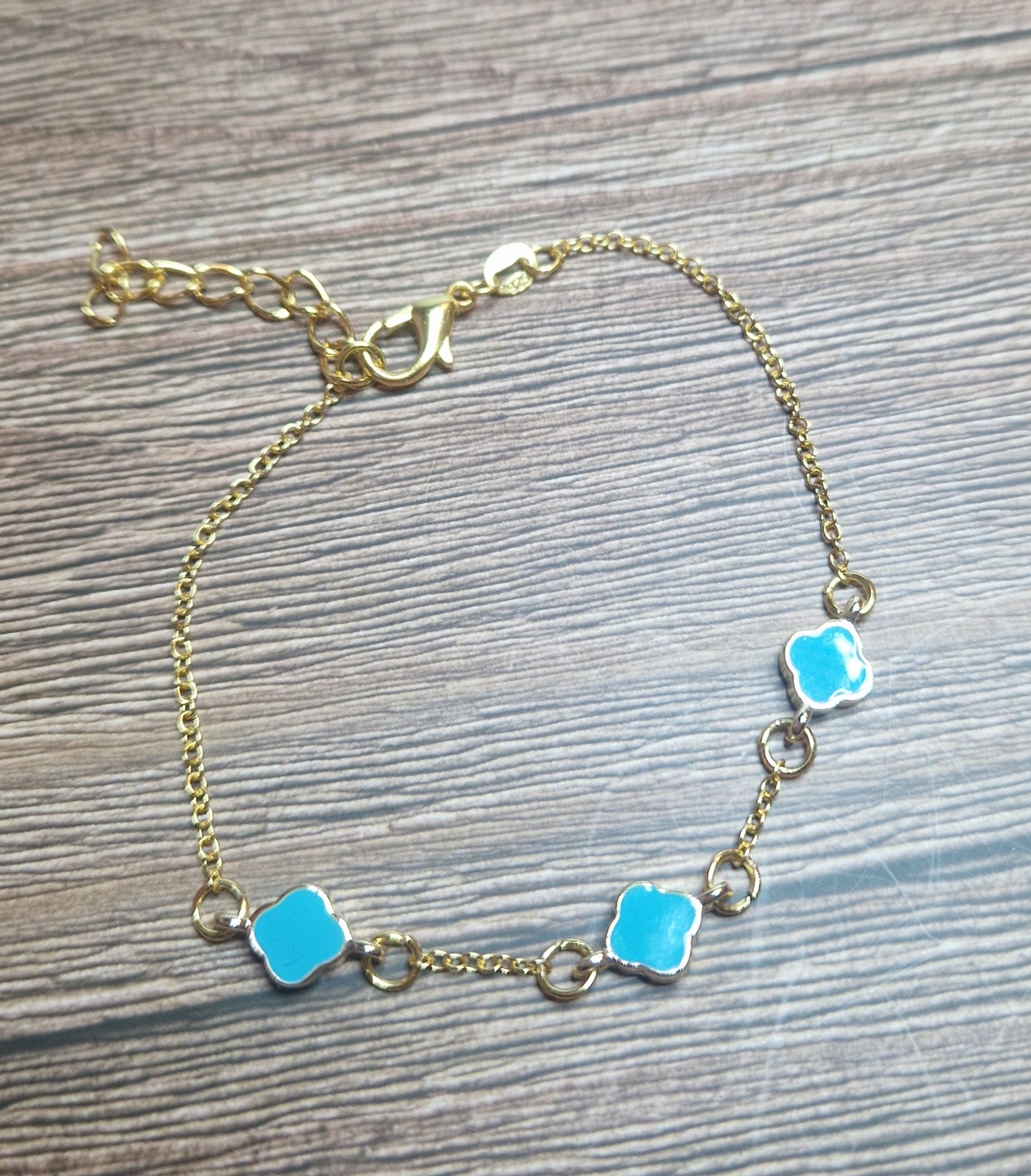 Enamel clover bracelet